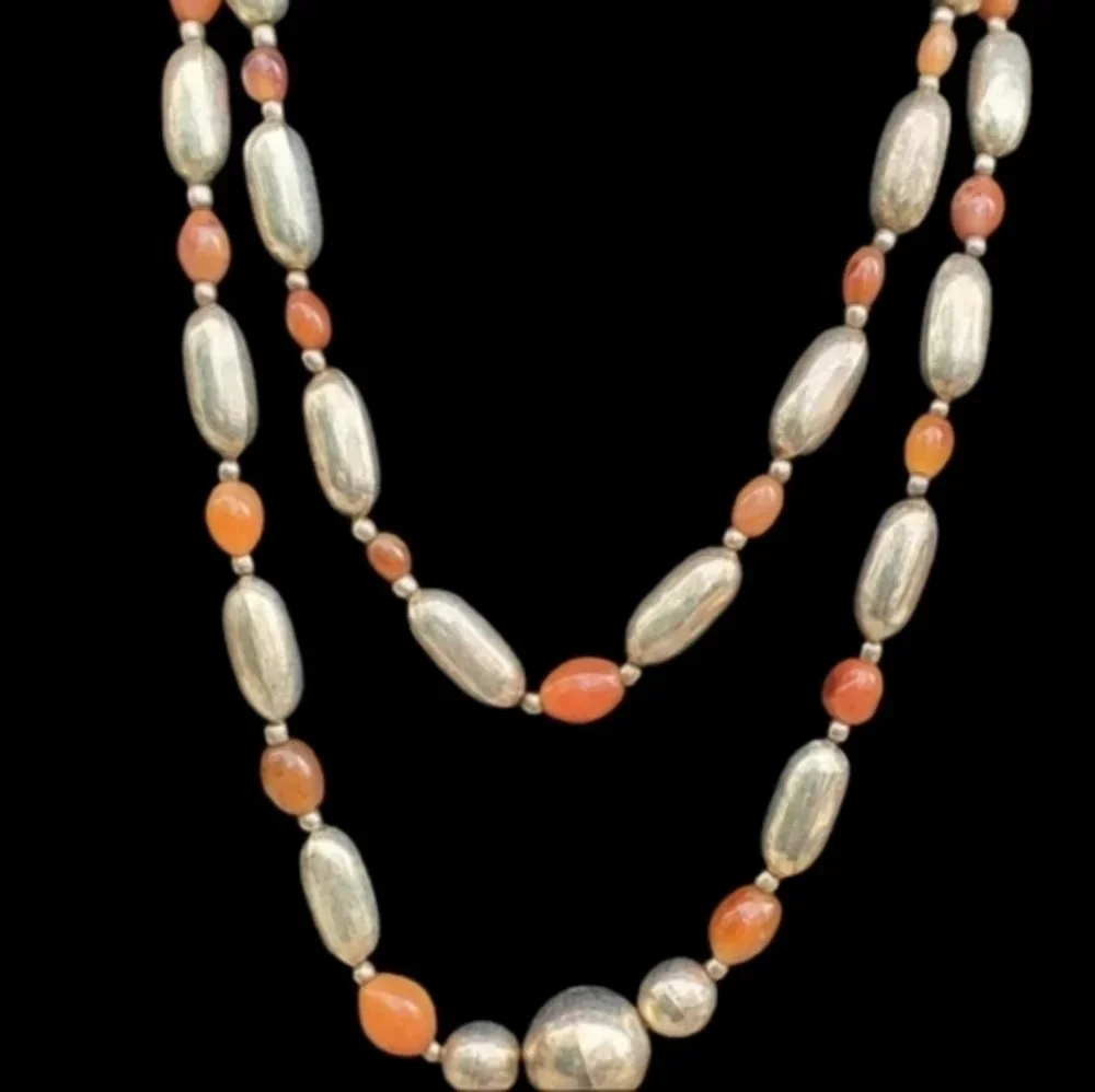 Vintage  Liquid Silver & Carneloan Double strand necklace‎